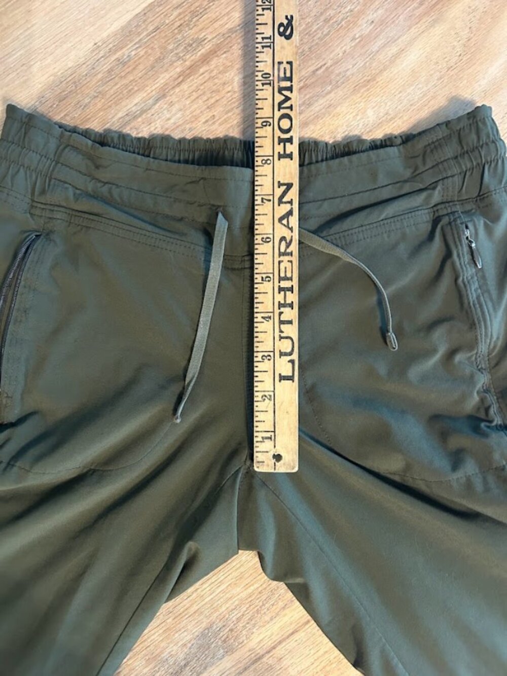 Athleta La Viva Ruched Featherweight Stretch Lined Pant 2 Olive Green 138483 - Picture 9 of 11